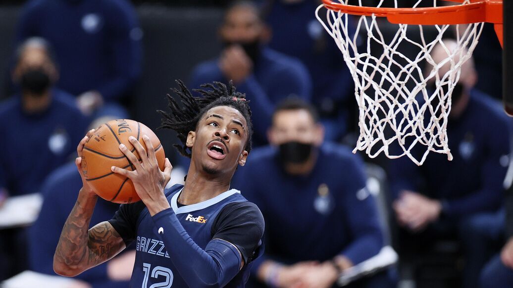 Джа Морант травма — Джа Морант выбыл на три недели из-за травмы локтя