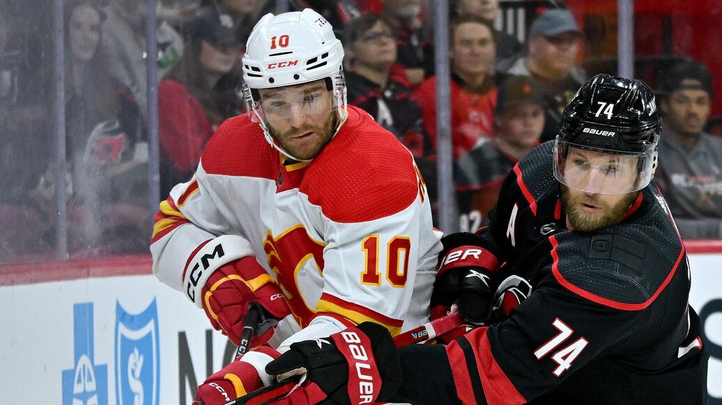 Калгари, Каролина, Свечников — Гол Свечникова не спас "Каролину" от поражения "Калгари"