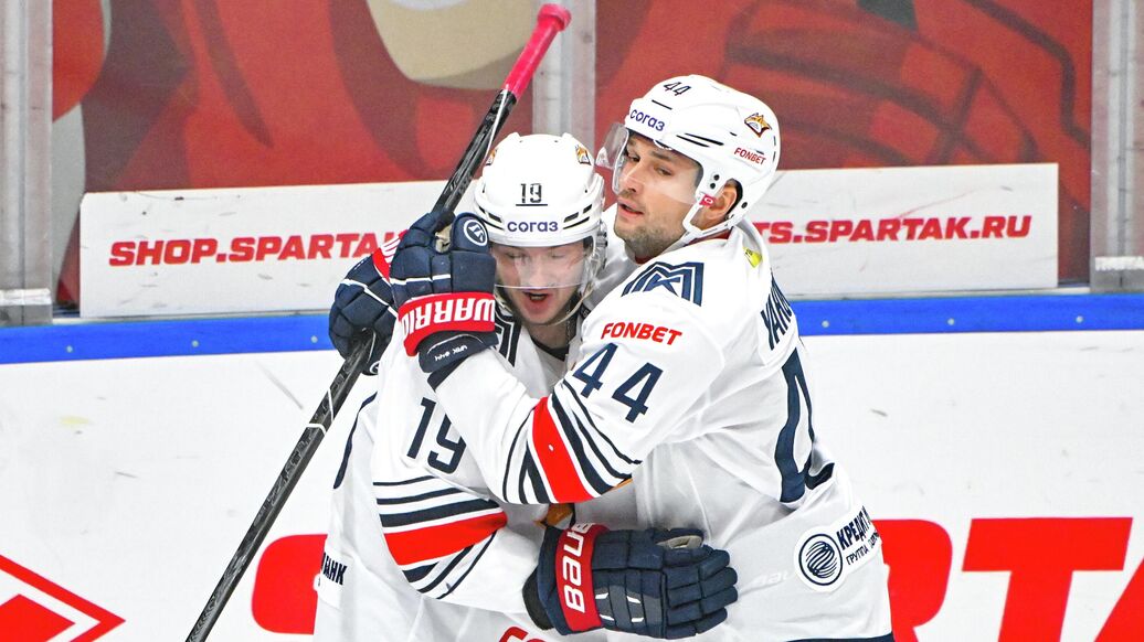 Ткачев штраф бросок шайбы — Ткачев получил штраф за бросок шайбы в сторону арбитра