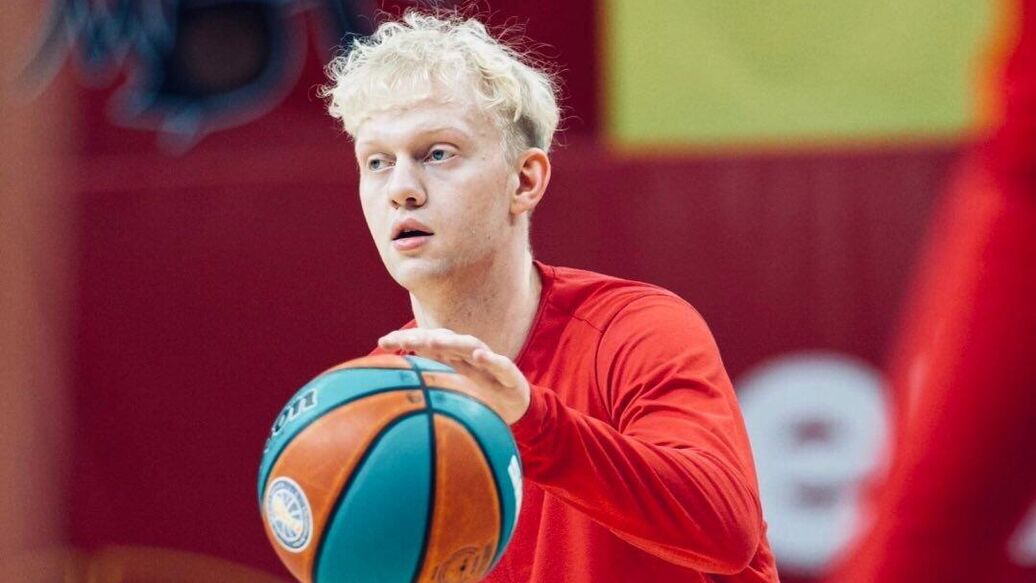 Касаткин Енисей дебют — Возвращенный в Россию баскетболист Касаткин дебютировал за "Енисей"