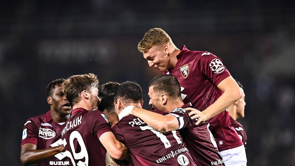 Фанаты Торино протест — Фанаты "Торино" протестуют с помощью навоза