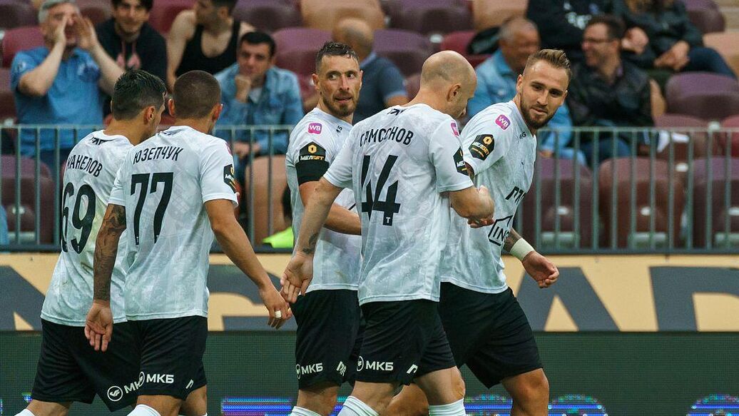 Торпедо Нефтехимик матч — Футболисты "Торпедо" одержали уверенную победу над "Нефтехимиком"