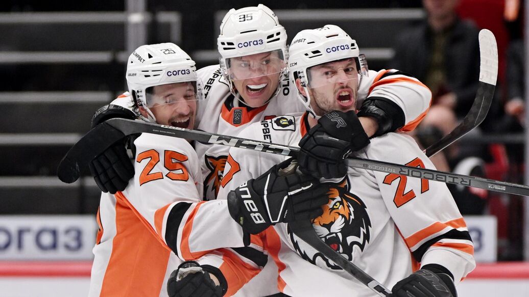 Барыс, Амур, КХЛ, поражение — Барыс потерпел шестое поражение подряд в КХЛ