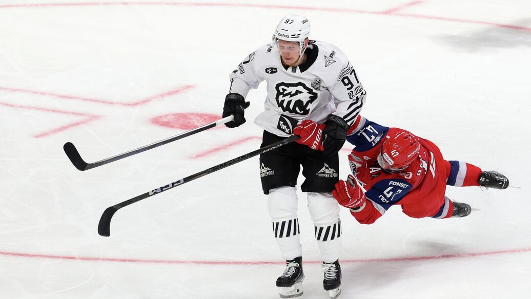 тренер Трактора о состоянии Глотова — Тренер «Трактора» рассказал о травме Василия Глотова после матча с «Амуром»