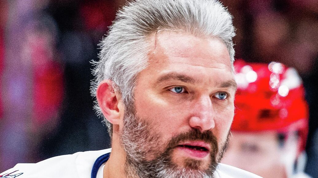 Овечкин силовой прием — Александр Овечкин отметился мощным силовым приемом в матче против «Эдмонтон Ойлерз»