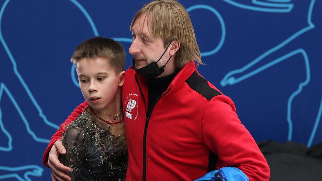 Плющенко Сарновские переход — Плющенко о переходе Сарновских: "Это вызывает улыбку"