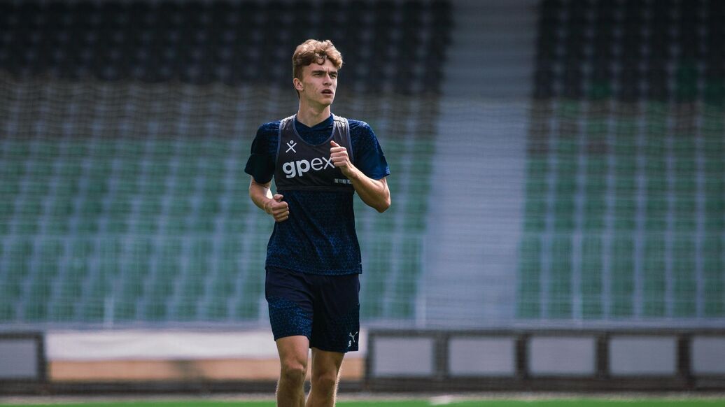 Матвей Урванцев переход — Матвей Урванцев подписал контракт с "Нижним Новгородом"