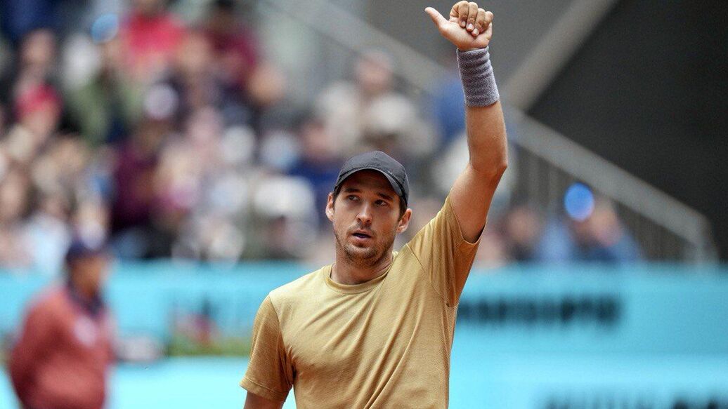 Душан Лайович травма Кубок Дэвиса — Сербский теннисист попал в больницу после поражения в матче Кубка Дэвиса