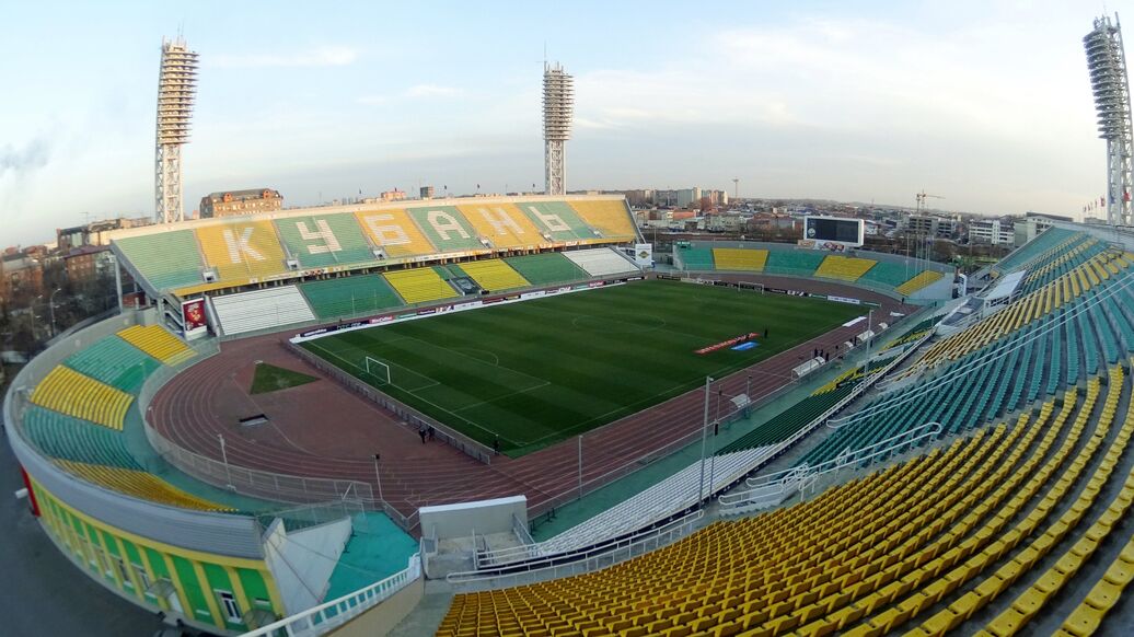 Кубань, инцидент, футболист — Инцидент на поле: футболист 'Кубани' ударил соперника