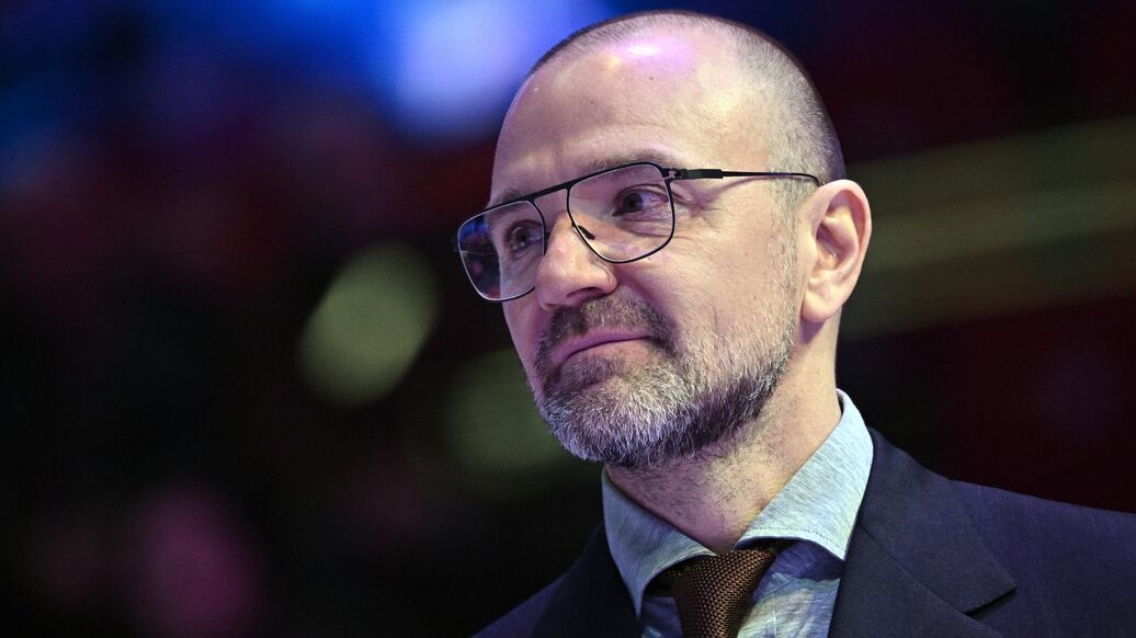 Сихарулидзе Гуменник Милан — Сихарулидзе на арене в Милане поддерживает Гуменника