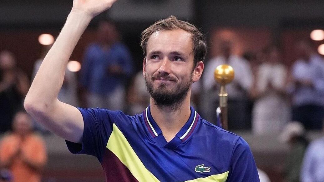 Медведев Алькарас матч — Медведев одолел первую ракетку мира! Как российский теннисист вернулся на вершину