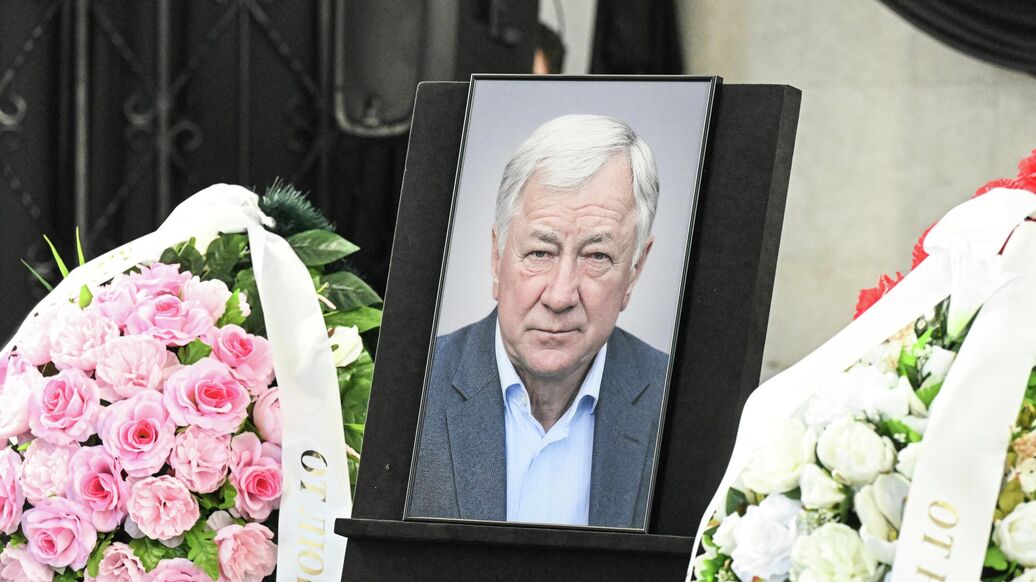 Борис Игнатьев похороны — Бориса Игнатьева похоронили на Троекуровском кладбище