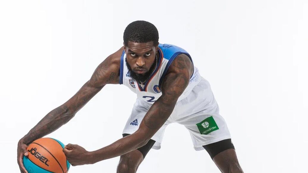 Локомотив-Кубань, Джонсон, контракт — Локомотив-Кубань расторг контракт с американским игроком