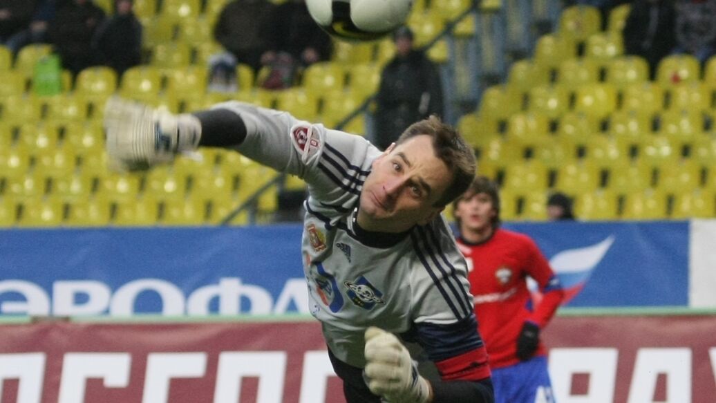 Тоттенхэм, замена вратаря, Лига чемпионов — Замена вратаря Тоттенхэма после провала в ЛЧ