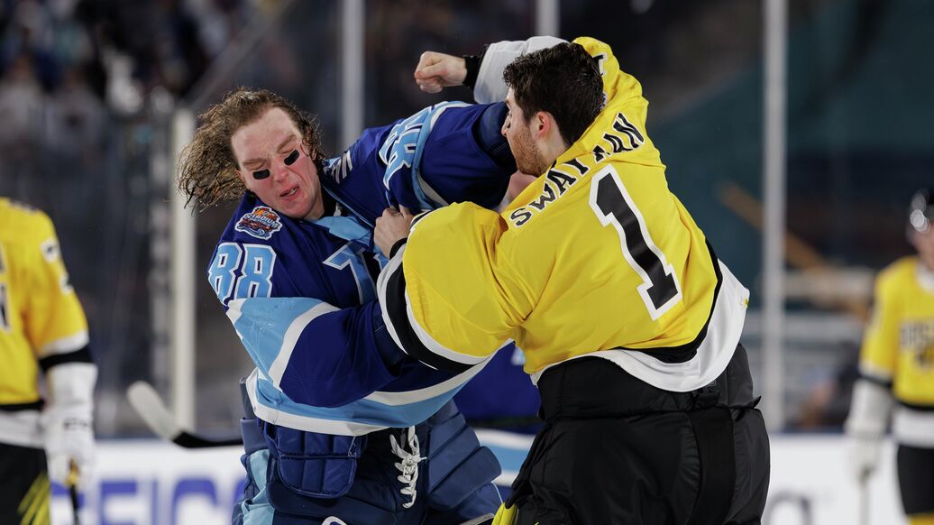 Василевский драка НХЛ — Василевский устроил драку с вратарем "Бостона" в НХЛ