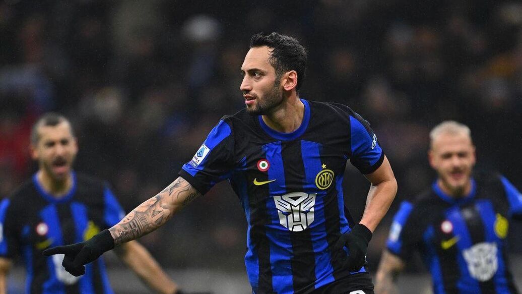 Интер Дженоа победа — Интер одержал восьмую подряд победу в Серии А