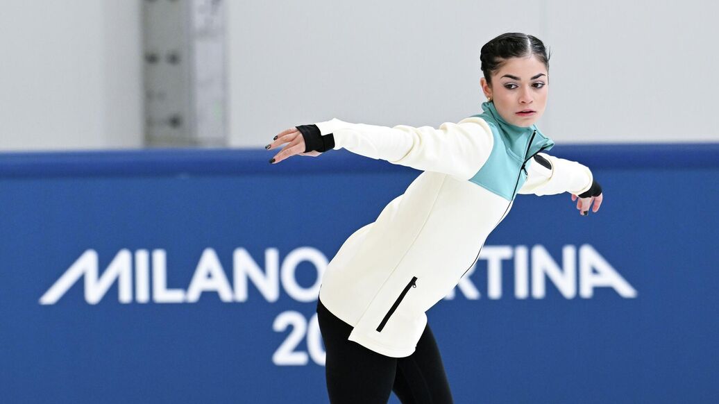 Аделия Петросян, четверные прыжки — Петросян продемонстрировала чистые четверные прыжки на тренировке