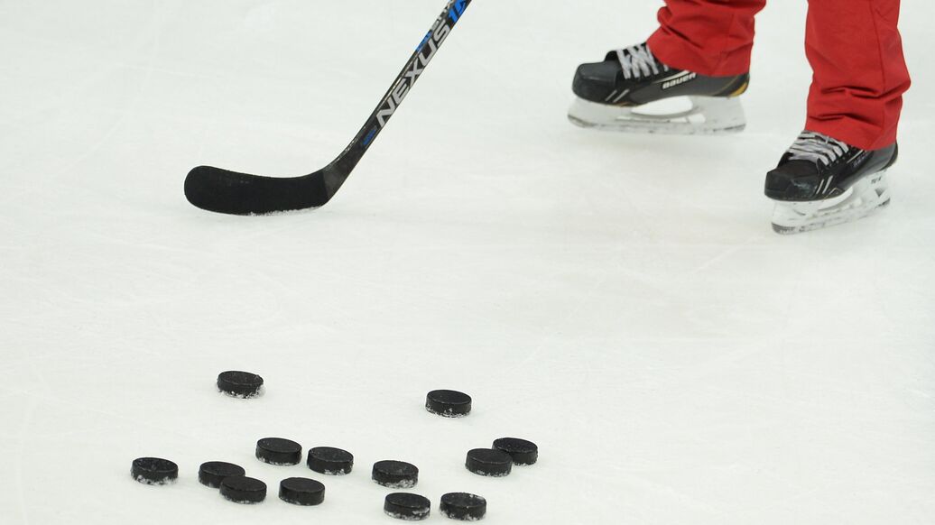 судьи ВХЛ аморальное поведение — ФХР отстранила судей ВХЛ за неподобающее поведение