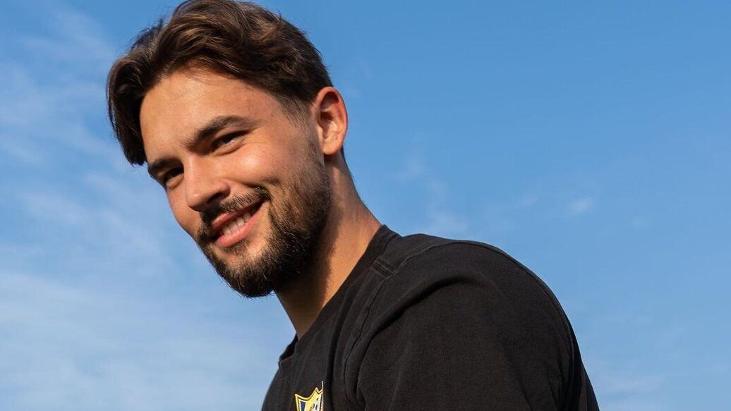 Рудаков контракт Оренбург — Максим Рудаков подписал контракт с Оренбургом