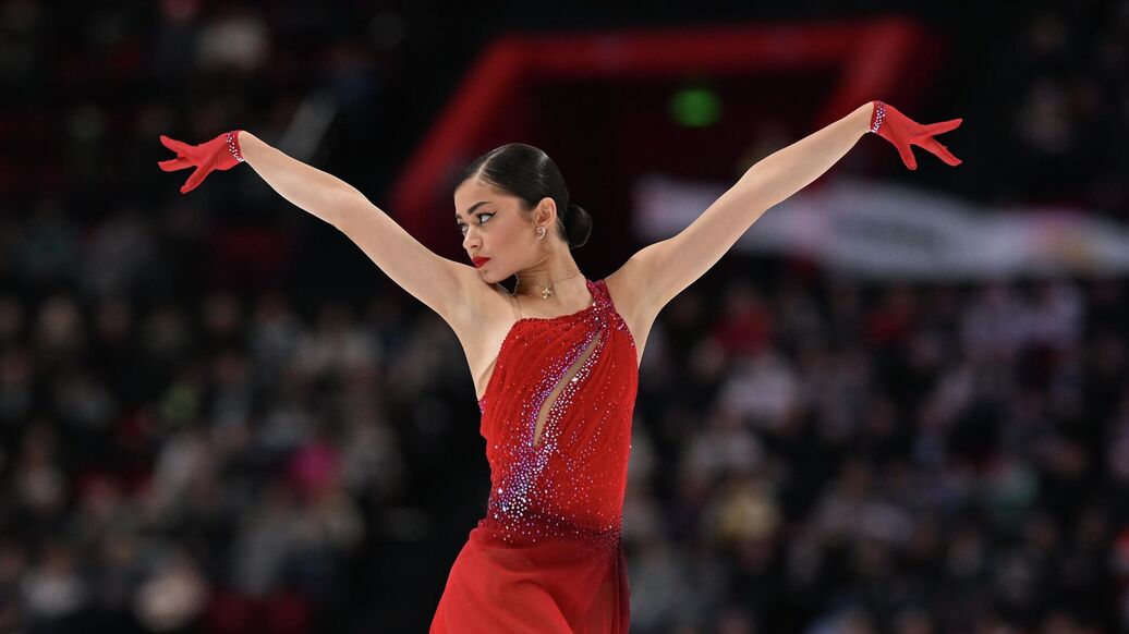 Аделия Петросян Олимпиада — Болельщики Аделии Петросян создают плакаты для Олимпиады