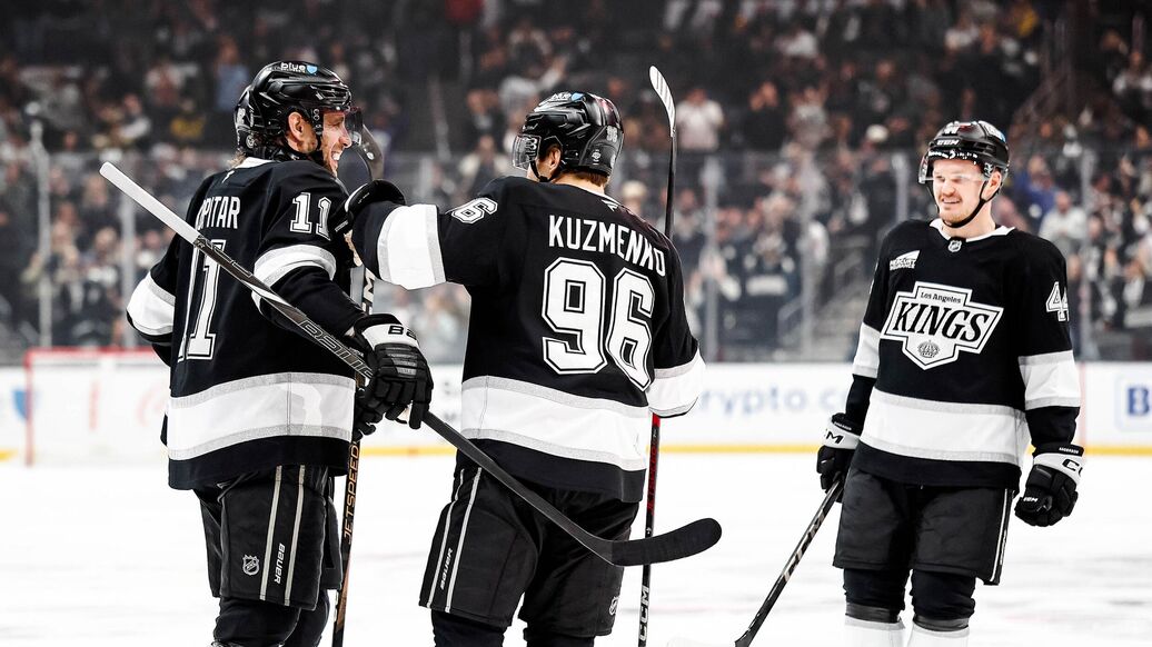 Кузьменко, Лос-Анджелес, НХЛ — Кузьменко оформил дубль в матче с «Сиэтлом»